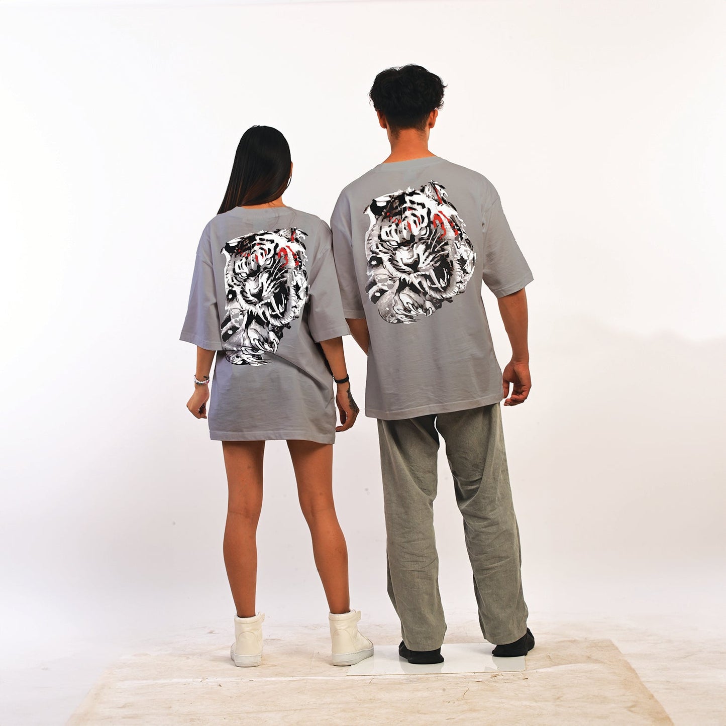 Smilodon Unisex Oversized T-ShirtS